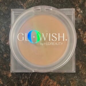 Glowish by Huda Beauty Compact